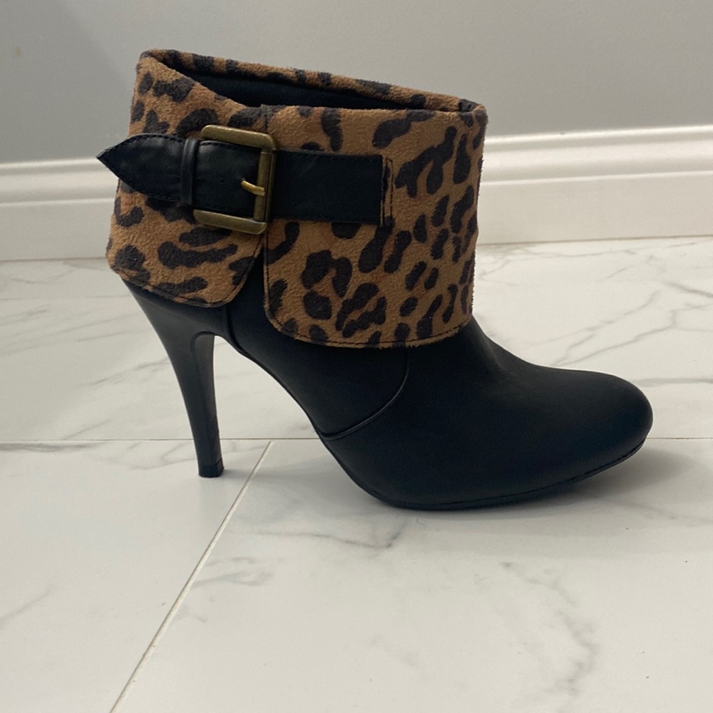 New Directions Bootie Heel